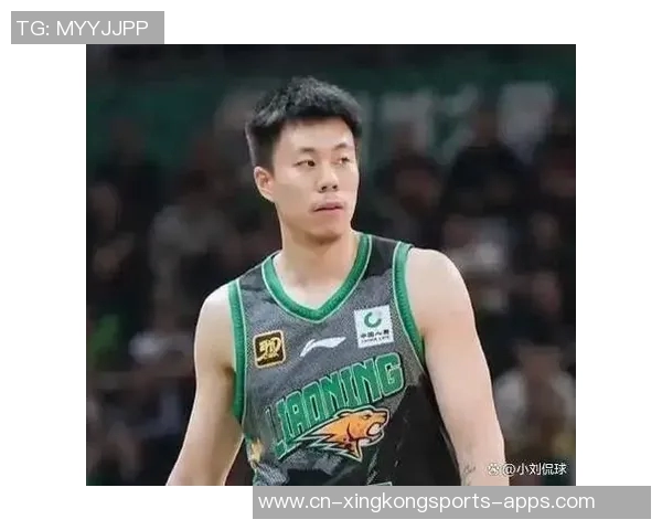 弗格正式加盟上海队新赛季与张镇麟携手再战篮球赛场