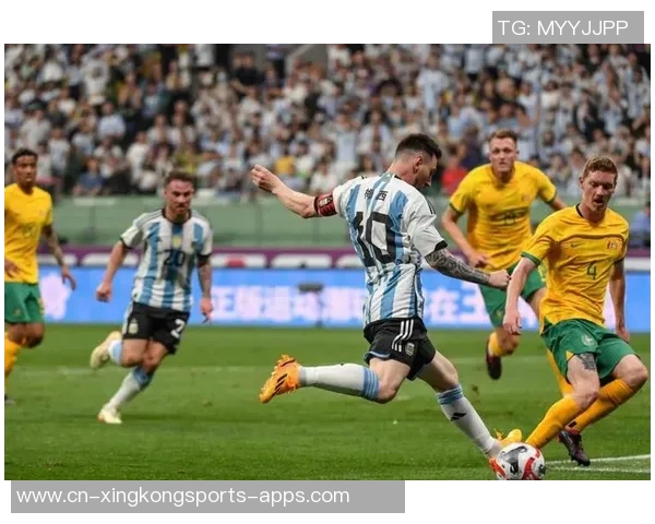 梅西射门击中横梁后麦卡利斯特破门助阿根廷领先1-0